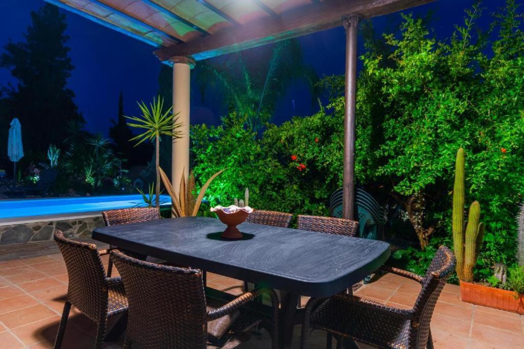 Вилла Preciosa Casa Rural A Un Paso Del Centro Малага Экстерьер фото